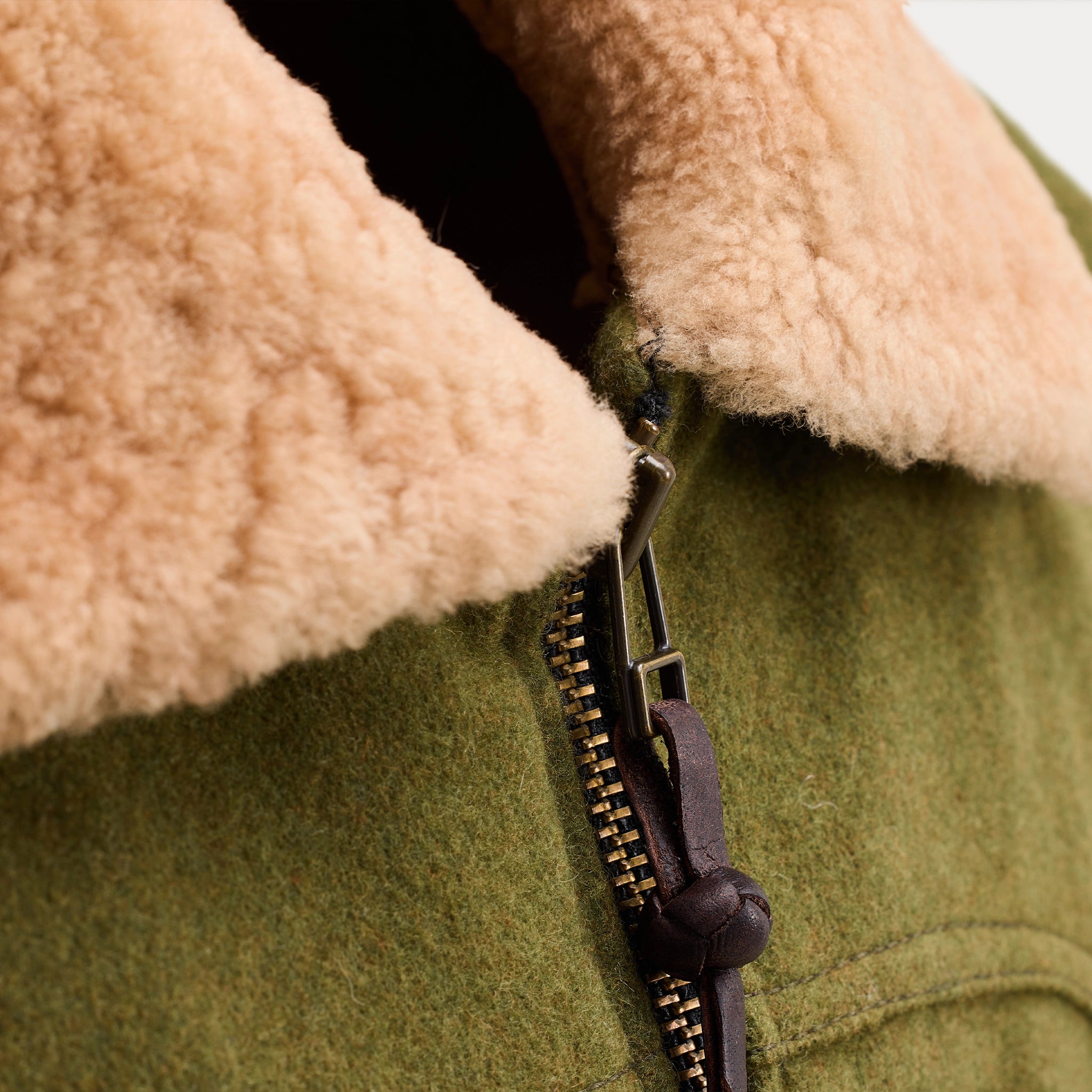 BOMBER LAMB COLLAR JACKET - Green Tewün