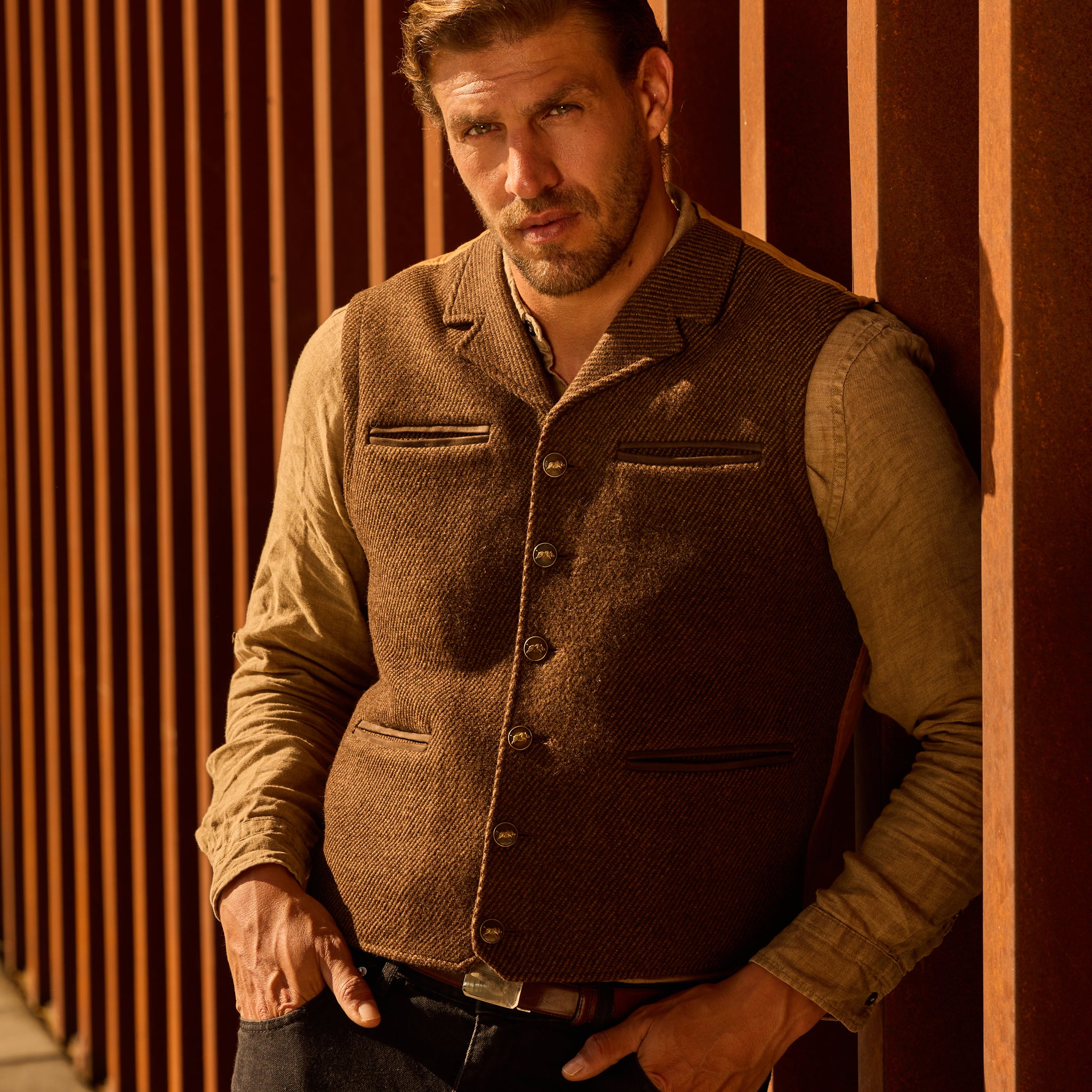 PATRON VEST - Bison and Dark Brown Sarga